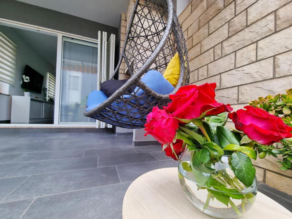 Deluxe Novalja Apartment Екстериор снимка