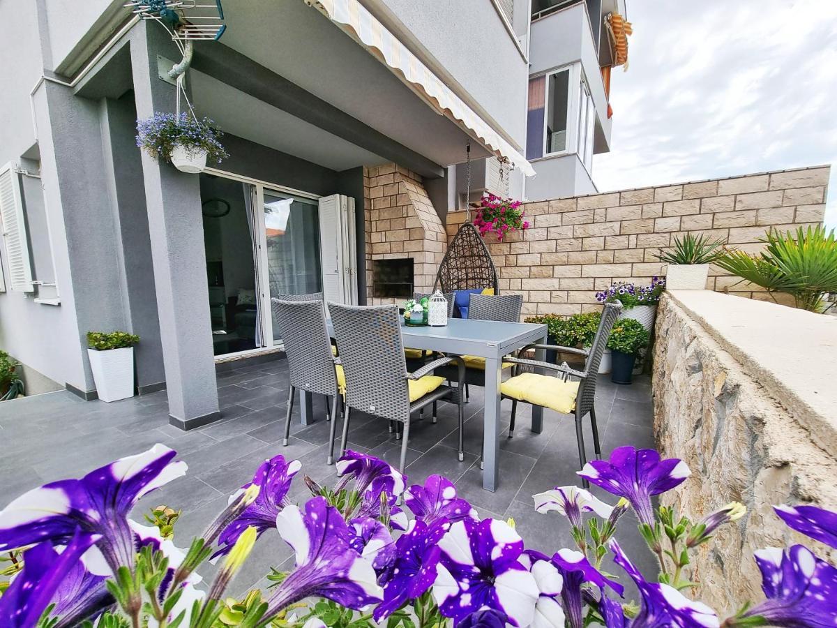 Deluxe Novalja Apartment Екстериор снимка