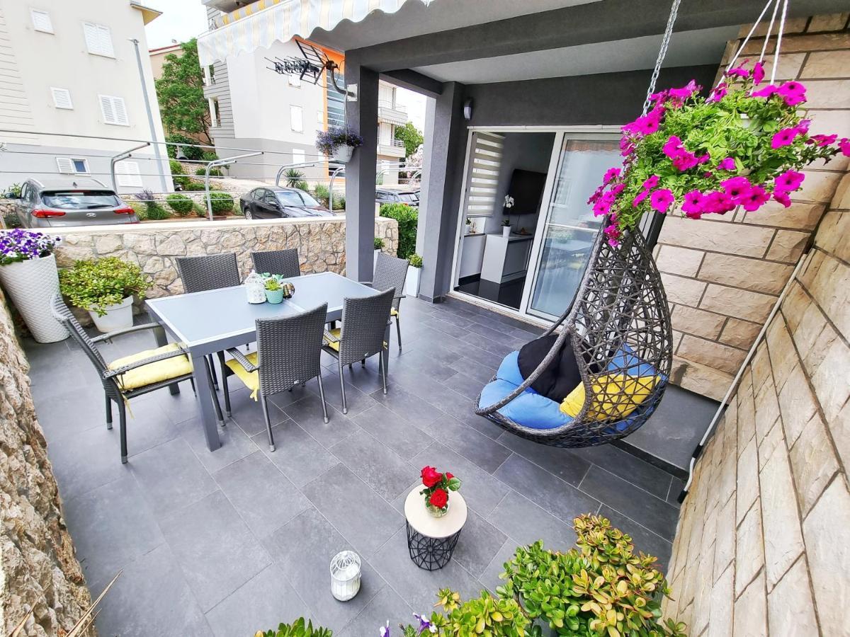 Deluxe Novalja Apartment Екстериор снимка