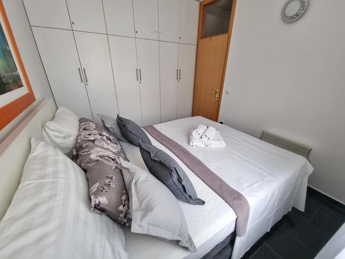 Deluxe Novalja Apartment Екстериор снимка