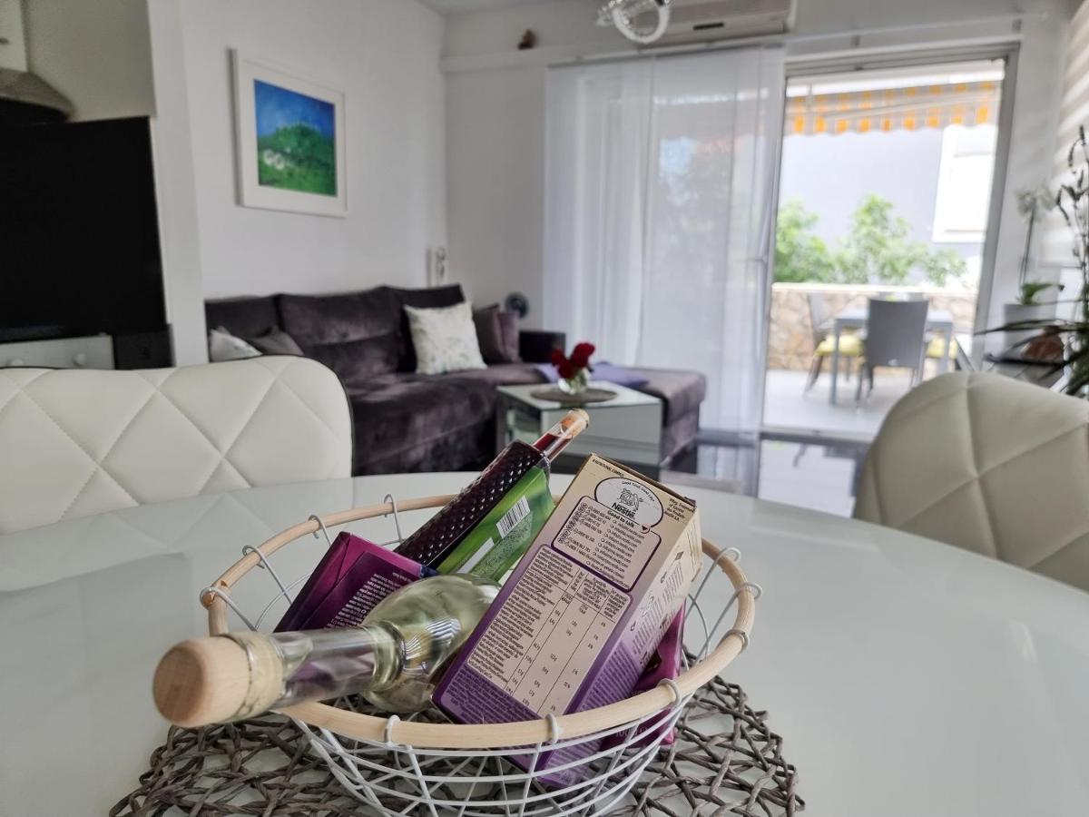 Deluxe Novalja Apartment Екстериор снимка