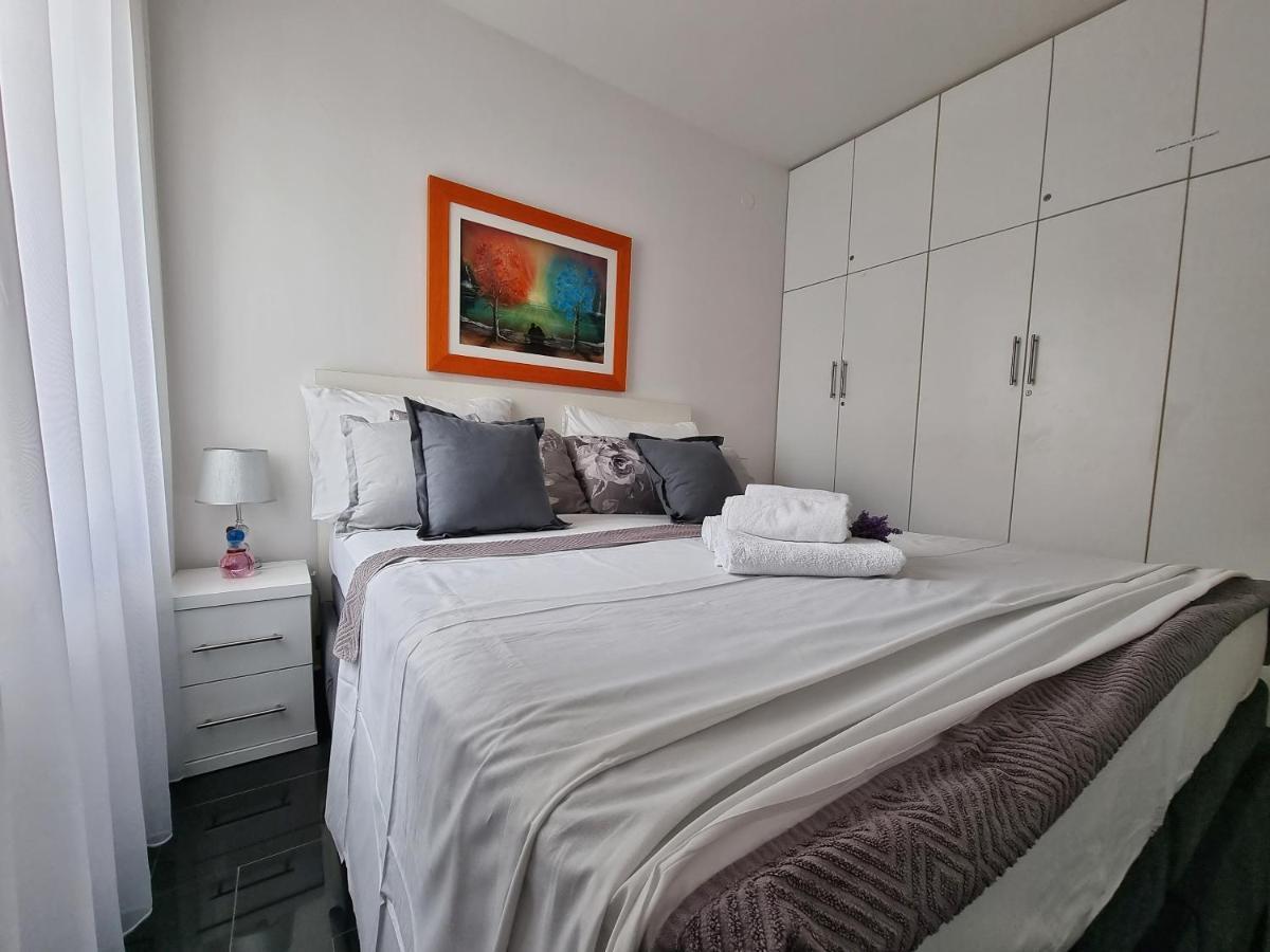 Deluxe Novalja Apartment Екстериор снимка