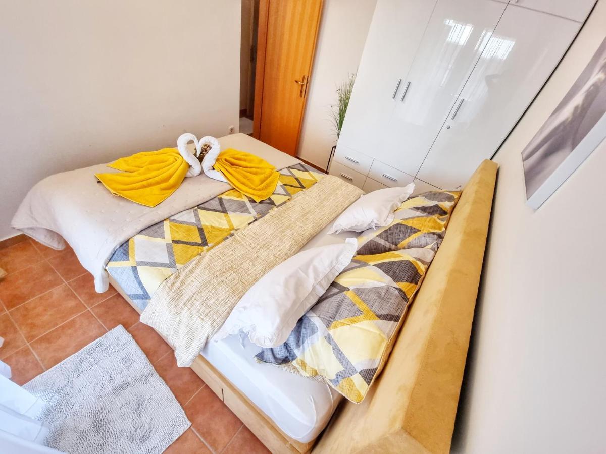 Deluxe Novalja Apartment Екстериор снимка