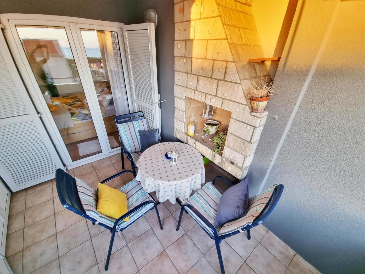 Deluxe Novalja Apartment Екстериор снимка