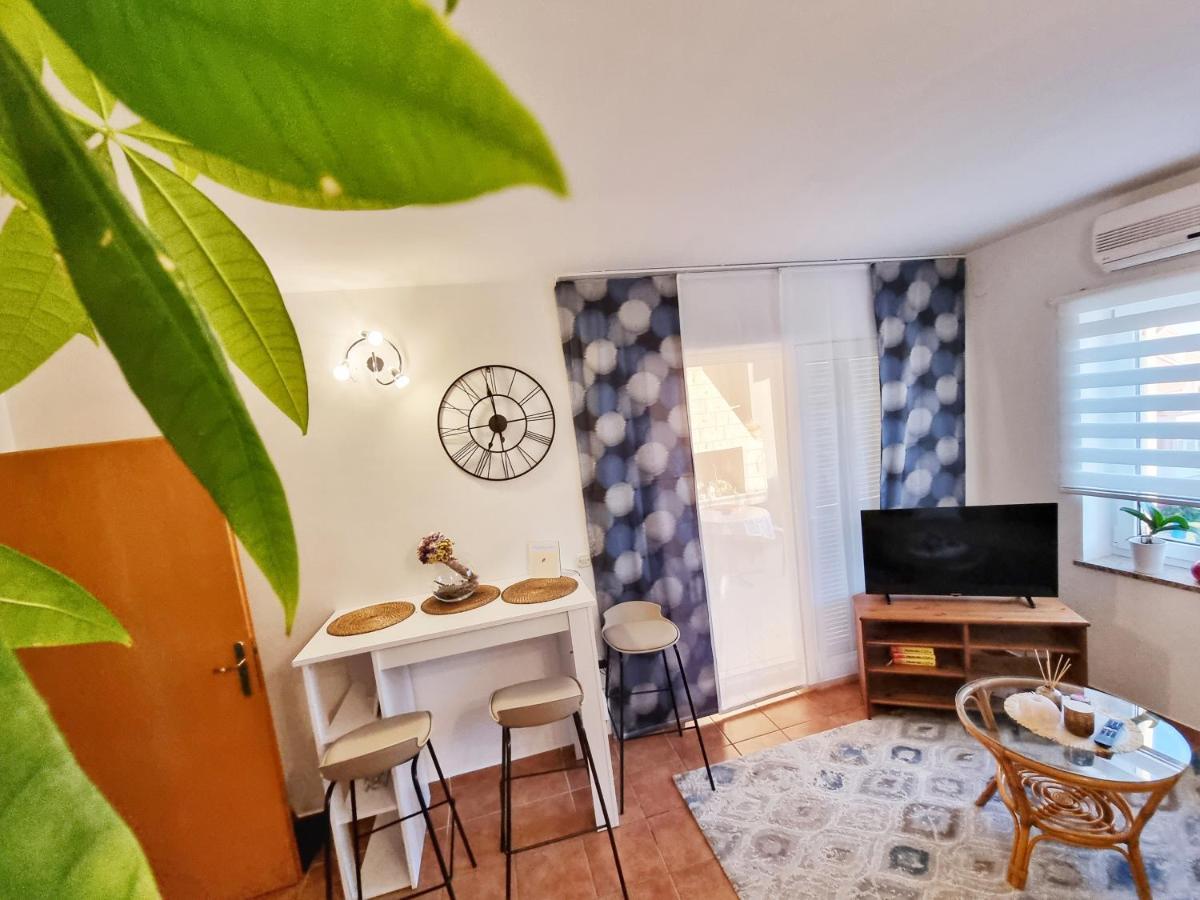 Deluxe Novalja Apartment Екстериор снимка