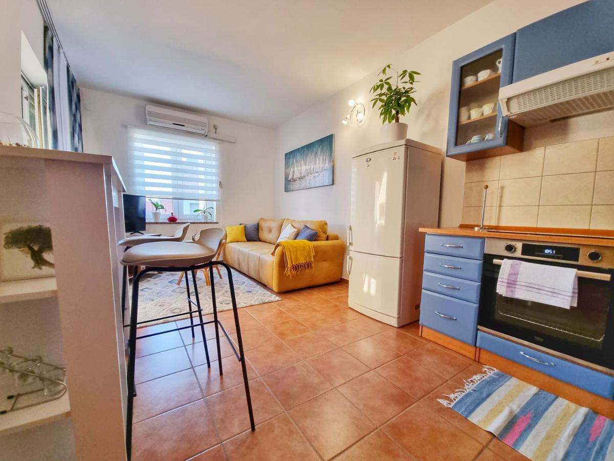 Deluxe Novalja Apartment Екстериор снимка